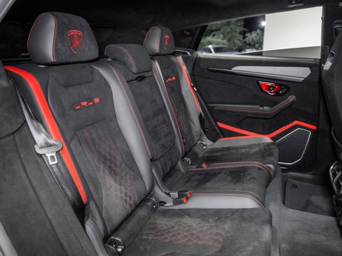Used 2024 Lamborghini Urus Performante AWD/4WD image 23
