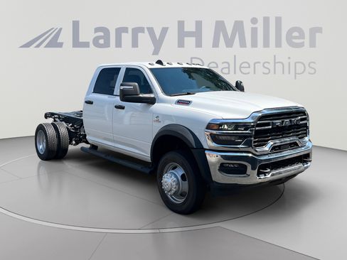 New 2026 RAM 5500 Tradesman w/ Chrome Appearance Group AWD/4WD image 7