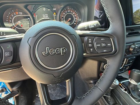 New 2026 Jeep Gladiator Rubicon AWD/4WD image 23