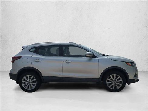 Used 2020 Nissan Rogue Sport SV w/ All-Weather Package FWD image 4