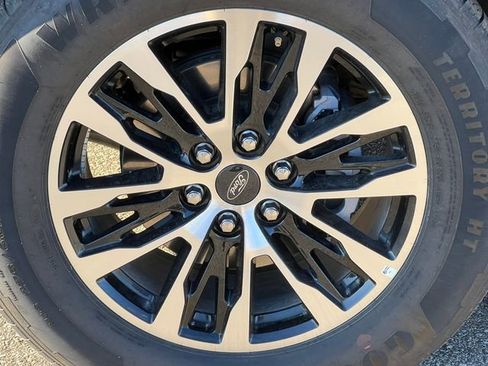 Used 2025 Ford Expedition Max Platinum image 9