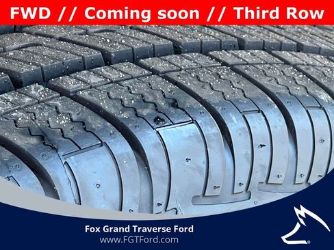 Used 2023 GMC Acadia SLT image 9