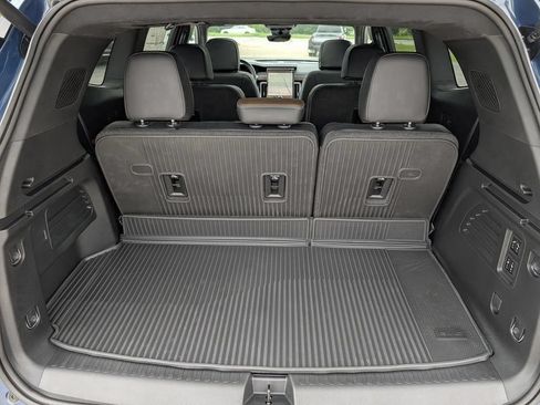 New 2026 GMC Acadia Denali Ultimate w/ LPO, Floor Liner Package AWD/4WD image 38