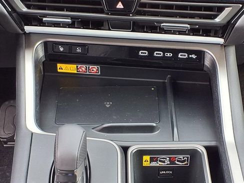 New 2026 Lexus TX 500h AWD image 25
