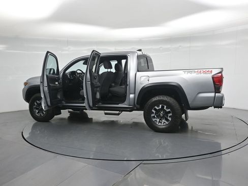 Used 2019 Toyota Tacoma TRD Off-Road w/ Technology Package AWD/4WD image 34