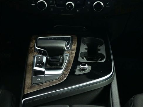 Used 2017 Audi Q7 3.0T Premium Plus image 12