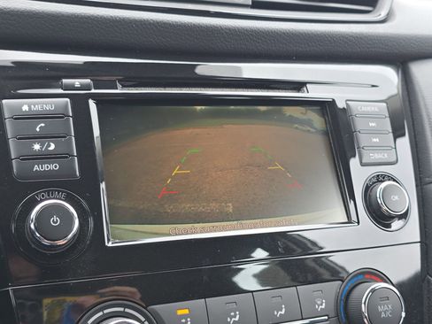 Used 2019 Nissan Rogue S FWD image 15