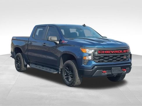 Used 2023 Chevrolet Silverado 1500 Custom Trail Boss AWD/4WD image 2