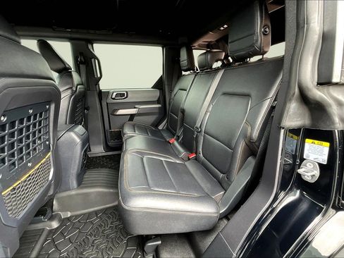 Used 2022 Ford Bronco Badlands image 21