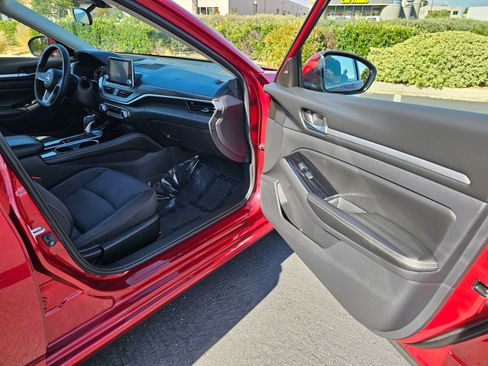 Used 2023 Nissan Altima 2.5 SV FWD image 25