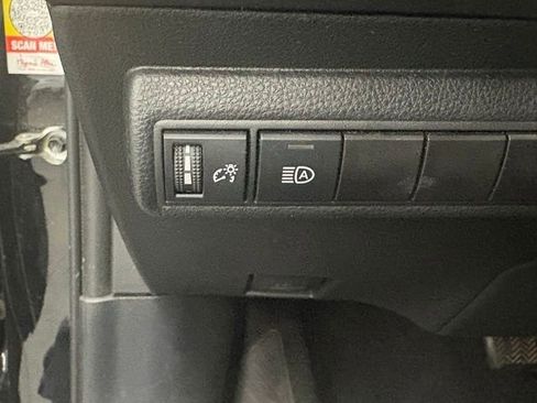 Used 2024 Toyota Corolla LE FWD image 13