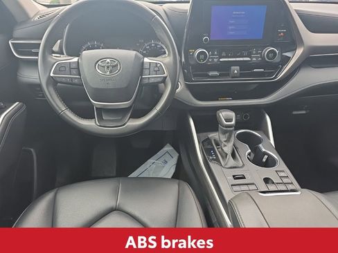 Used 2024 Toyota Highlander XLE image 22