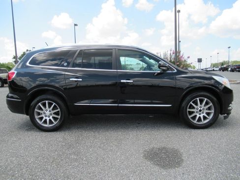 Used 2016 Buick Enclave Convenience FWD image 2