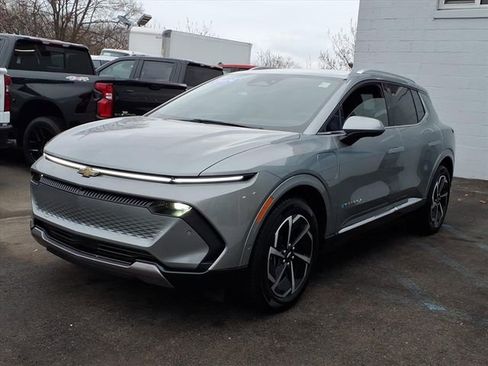 Used 2024 Chevrolet Equinox EV LT w/ Active Safety Package 3 image 3