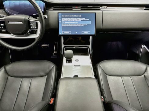 Used 2024 Land Rover Range Rover SE AWD/4WD image 13