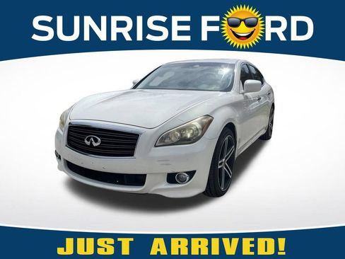 Used 2011 INFINITI M37 w/ Sport Pkg RWD image 1