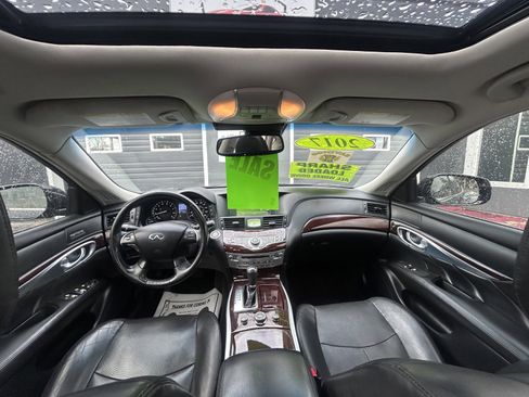 Used 2017 INFINITI Q70 3.7 image 12