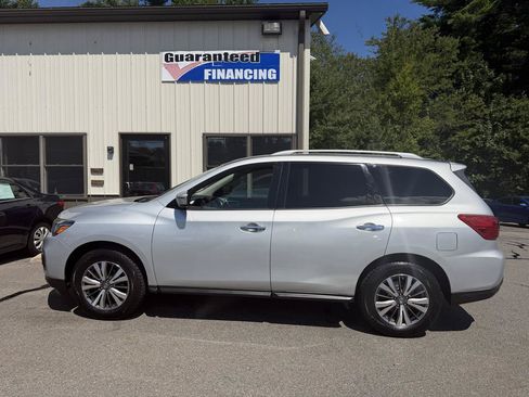 Used 2018 Nissan Pathfinder SV AWD/4WD image 7