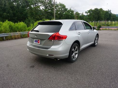 Used 2010 Toyota Venza FWD image 18