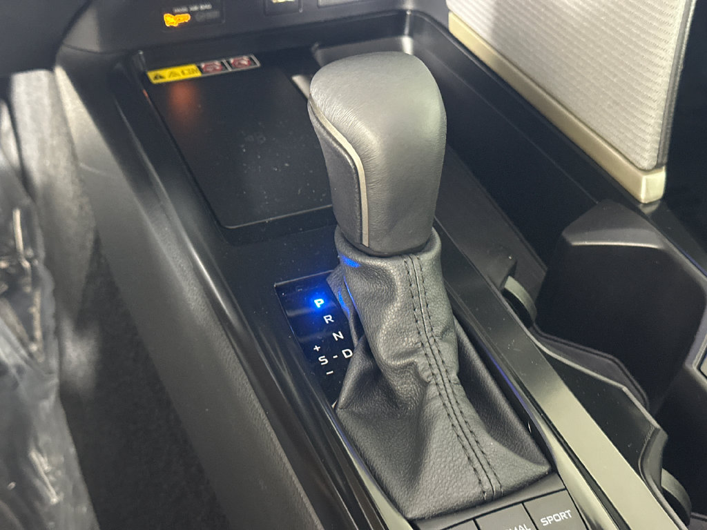 Used 2025 Toyota Camry SE FWD image 30