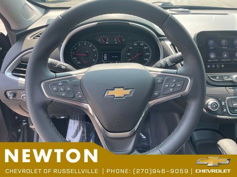 Used 2025 Chevrolet Malibu RS FWD image 12