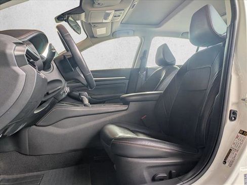 Used 2023 Nissan Altima 2.5 SR w/ SR Premium Package image 17