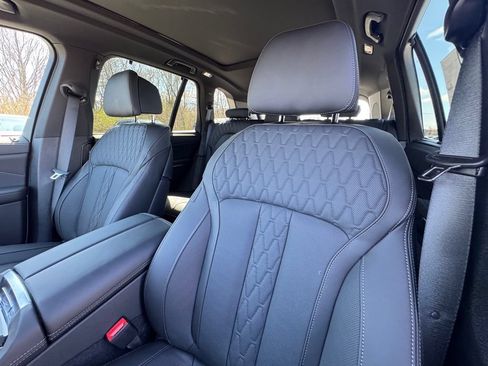 Used 2026 BMW X5 xDrive50e w/ Executive Package AWD/4WD image 19