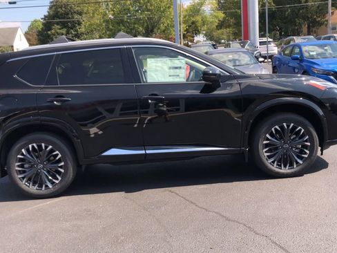 New 2026 Nissan Rogue Platinum w/ Platinum Premium Package image 9