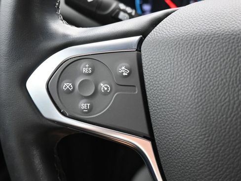 Used 2023 Chevrolet Traverse LT image 32