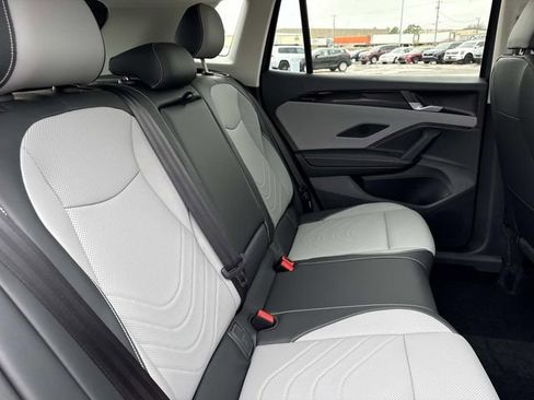 New 2026 Volkswagen Tiguan SE image 17