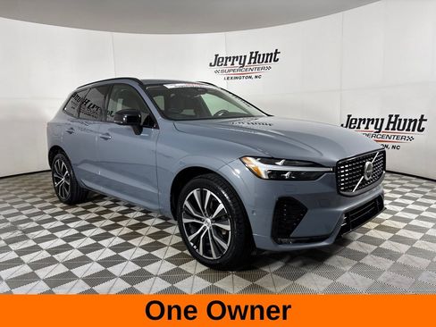 Used 2023 Volvo XC60 B5 Plus w/ Climate Package FWD image 4
