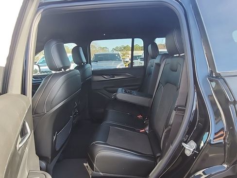 New 2025 Jeep Grand Cherokee Altitude image 27