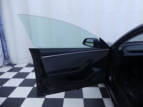 Used 2024 Tesla Model 3 Long Range RWD image 23