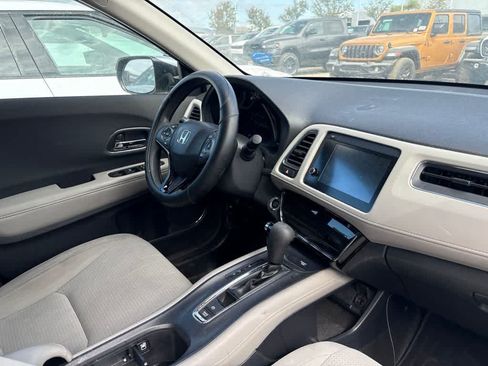 Used 2022 Honda HR-V EX image 5
