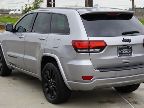 Used 2019 Jeep Grand Cherokee Altitude image 8