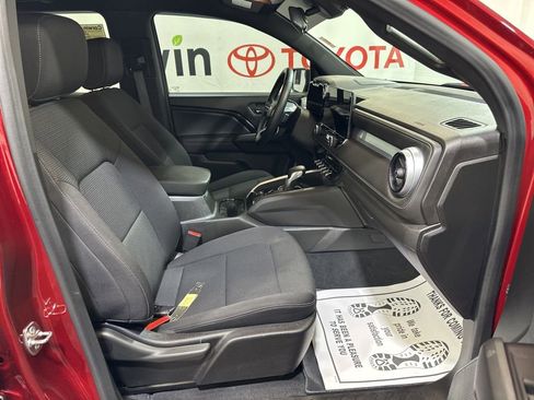 Used 2024 Chevrolet Colorado LT w/ LT Convenience Package image 12