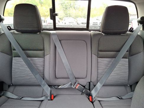 Used 2024 Nissan Frontier SV w/ SV Convenience Package image 19