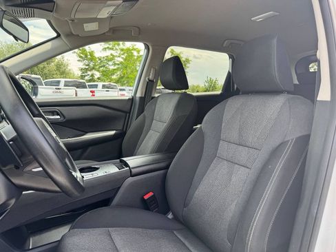 Used 2024 Nissan Rogue SV FWD image 14