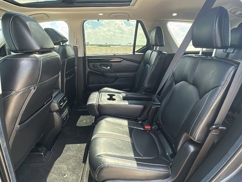 Used 2025 Honda Pilot Touring image 32