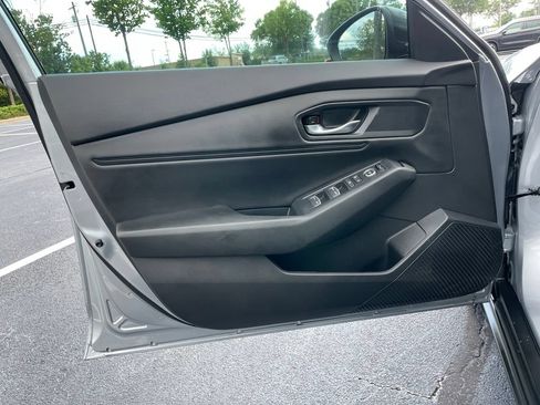 Used 2025 Honda Accord SE image 16