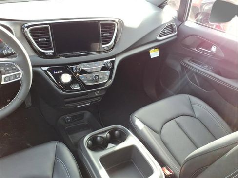 New 2026 Chrysler Voyager LX image 12