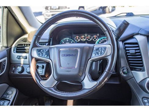 Used 2020 GMC Yukon Denali w/ Open Road Package AWD/4WD image 39