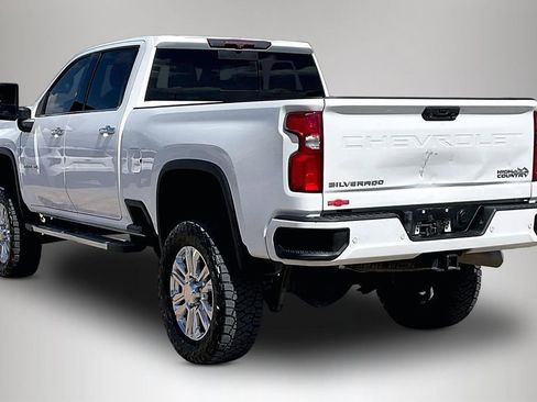 Used 2023 Chevrolet Silverado 2500 High Country AWD/4WD image 4