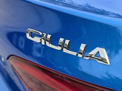 Used 2023 Alfa Romeo Giulia Veloce RWD image 10