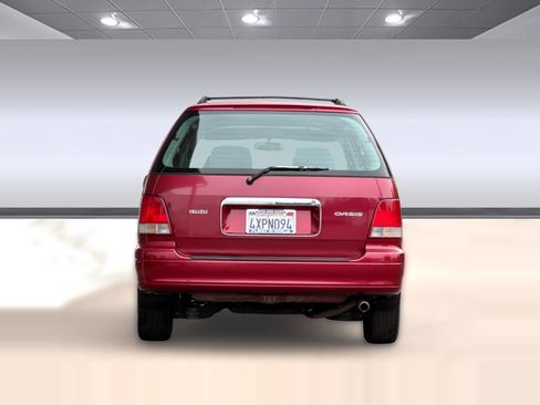 Used 1998 Isuzu Oasis S FWD image 9