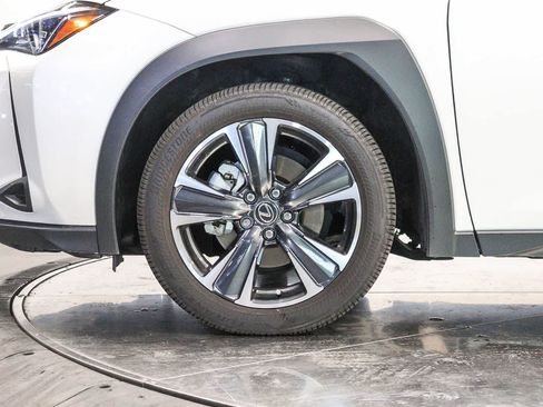 Certified 2025 Lexus UX 300h FWD w/ Accessory Package (Z2) image 9