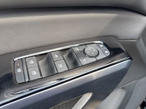 Used 2024 Nissan Pathfinder SL w/ Cargo Package image 24