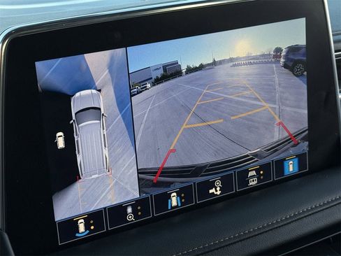 Used 2021 GMC Yukon AT4 w/ AT4 Premium Package image 17