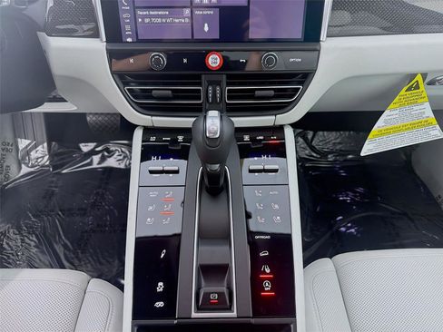 New 2025 Porsche Macan S image 11