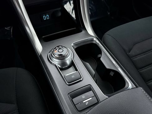 Used 2019 Ford Fusion SE FWD image 33